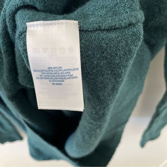Lands End Green Hooded Sweater Size XS - Picture 3 of 4